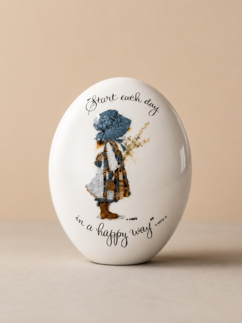 Holly Hobbie Start each day in a happy way Porcelain Trinket Box 1973
